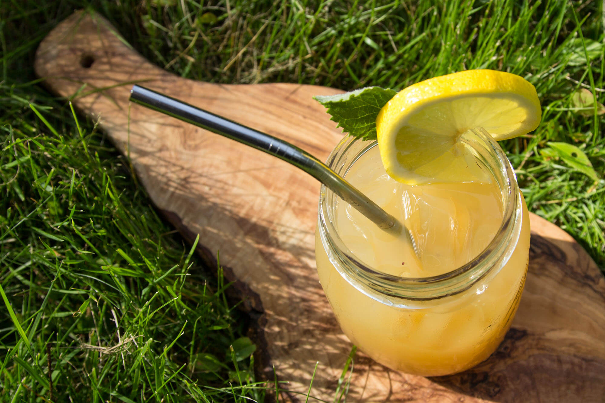 Refreshing Schizandra Lemonade-Iced Tea